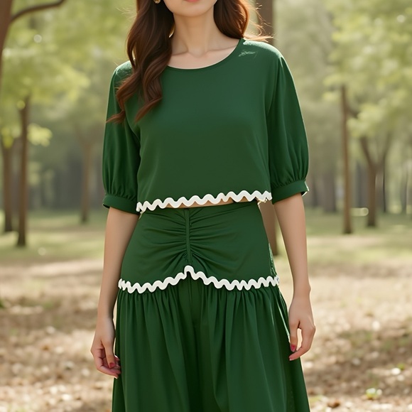 Contrast Essence Two-Piece Set - Picture 2 of 6